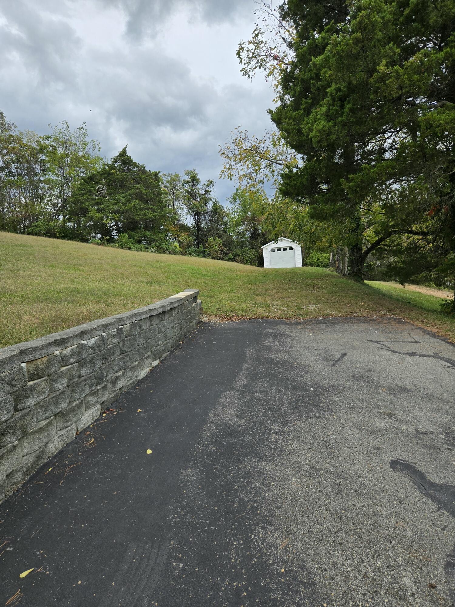 8146 Williamson Road Roanoke, VA 24019 - Photo 24 of 27 GARAGE WITH ELECTRICITY