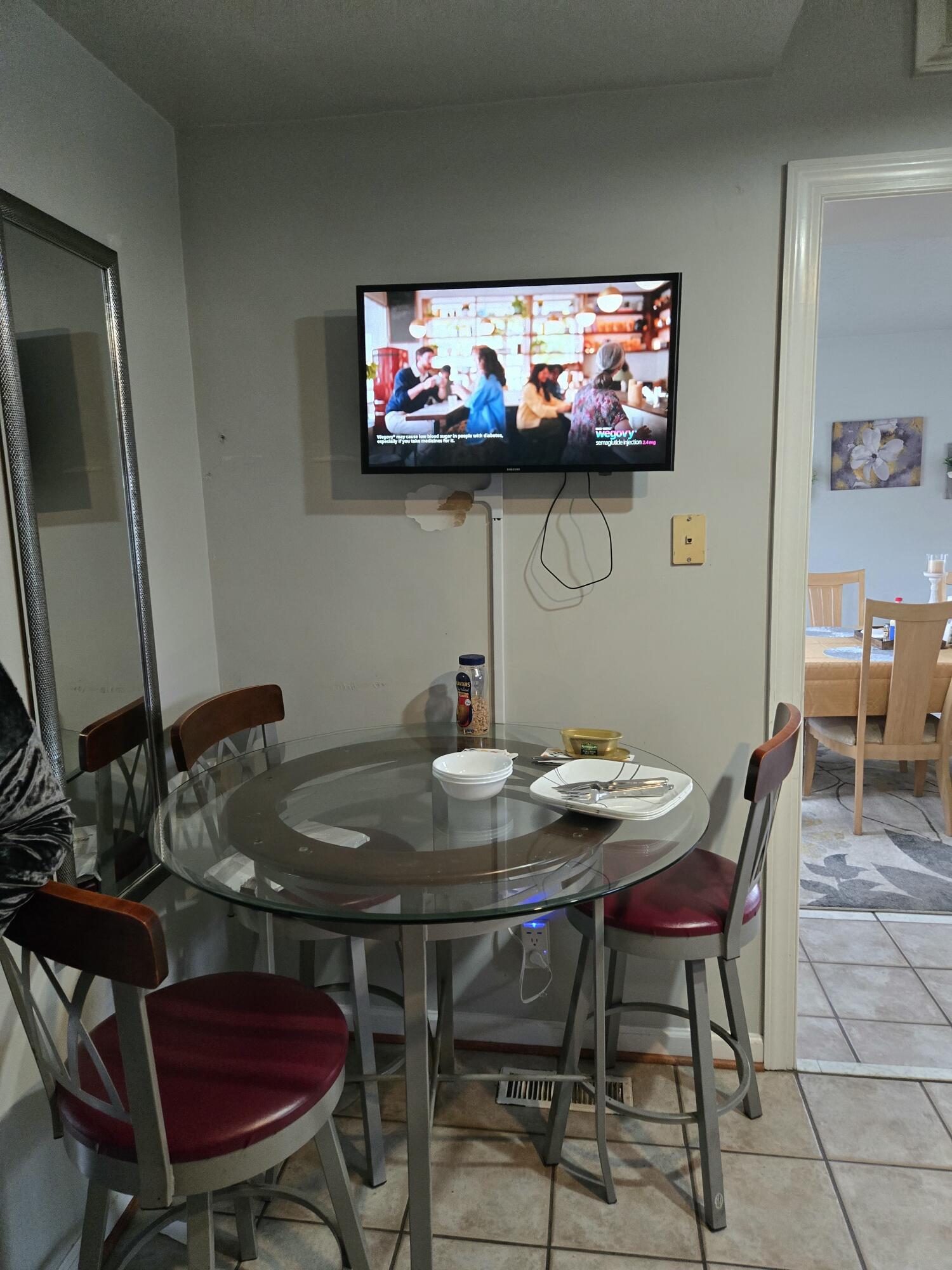 8146 Williamson Road Roanoke, VA 24019 - Photo 5 of 27 EAT IN KITCHEN