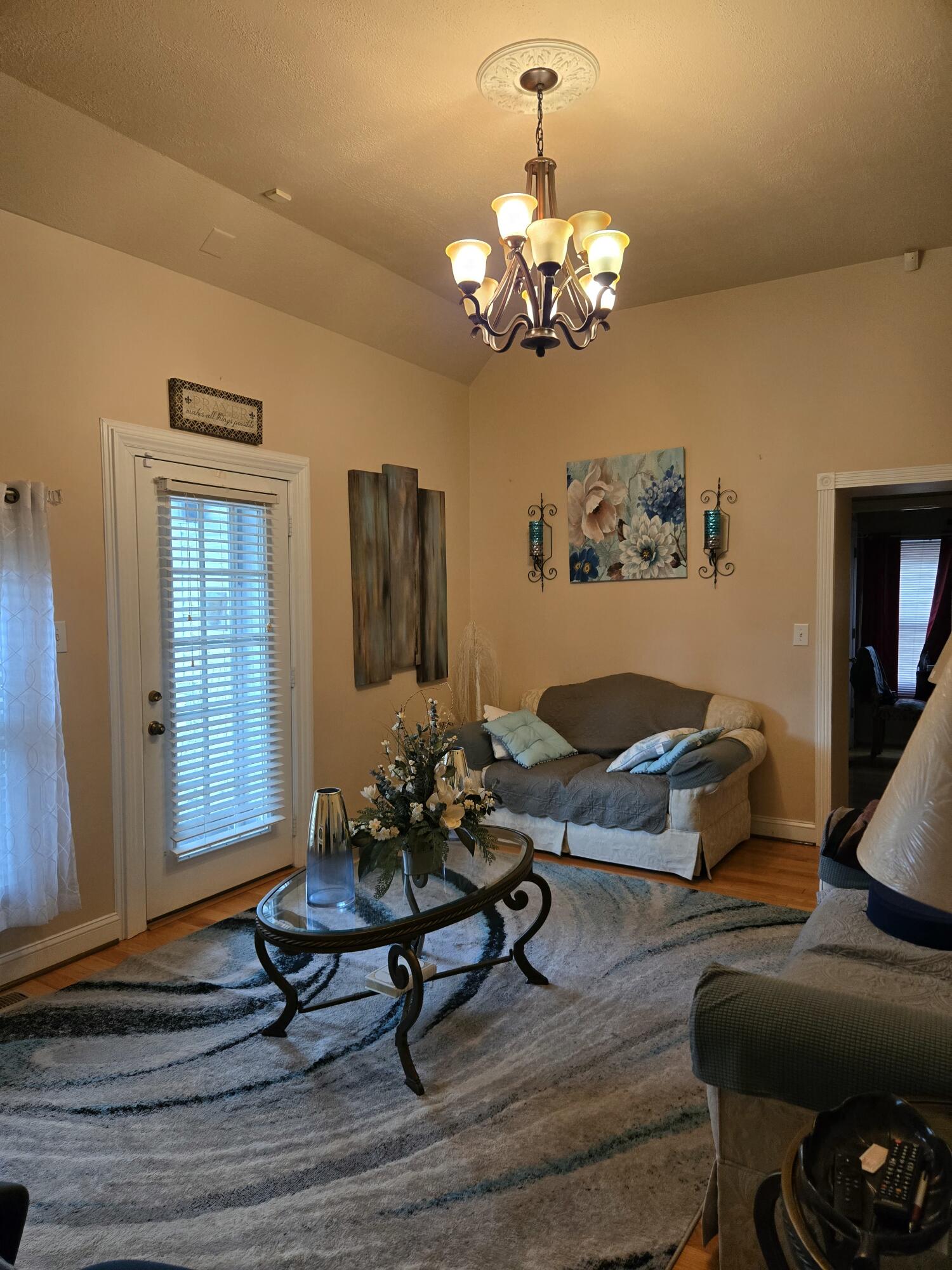 8146 Williamson Road Roanoke, VA 24019 - Photo 7 of 27 a living room with furniture