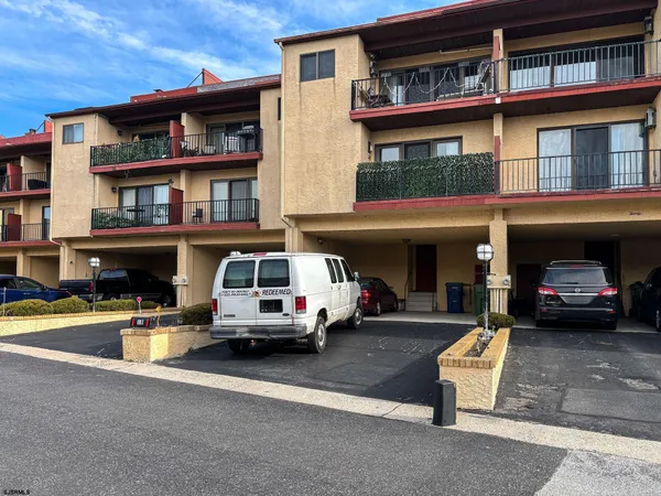 $355,000 | 18 Empire Drive, Unit 18, Egg Harbor Township, NJ 08232