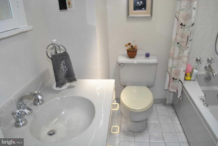 4100 Military Road Northwest Washington, DC 20015 - Photo 7 of 18 Bath