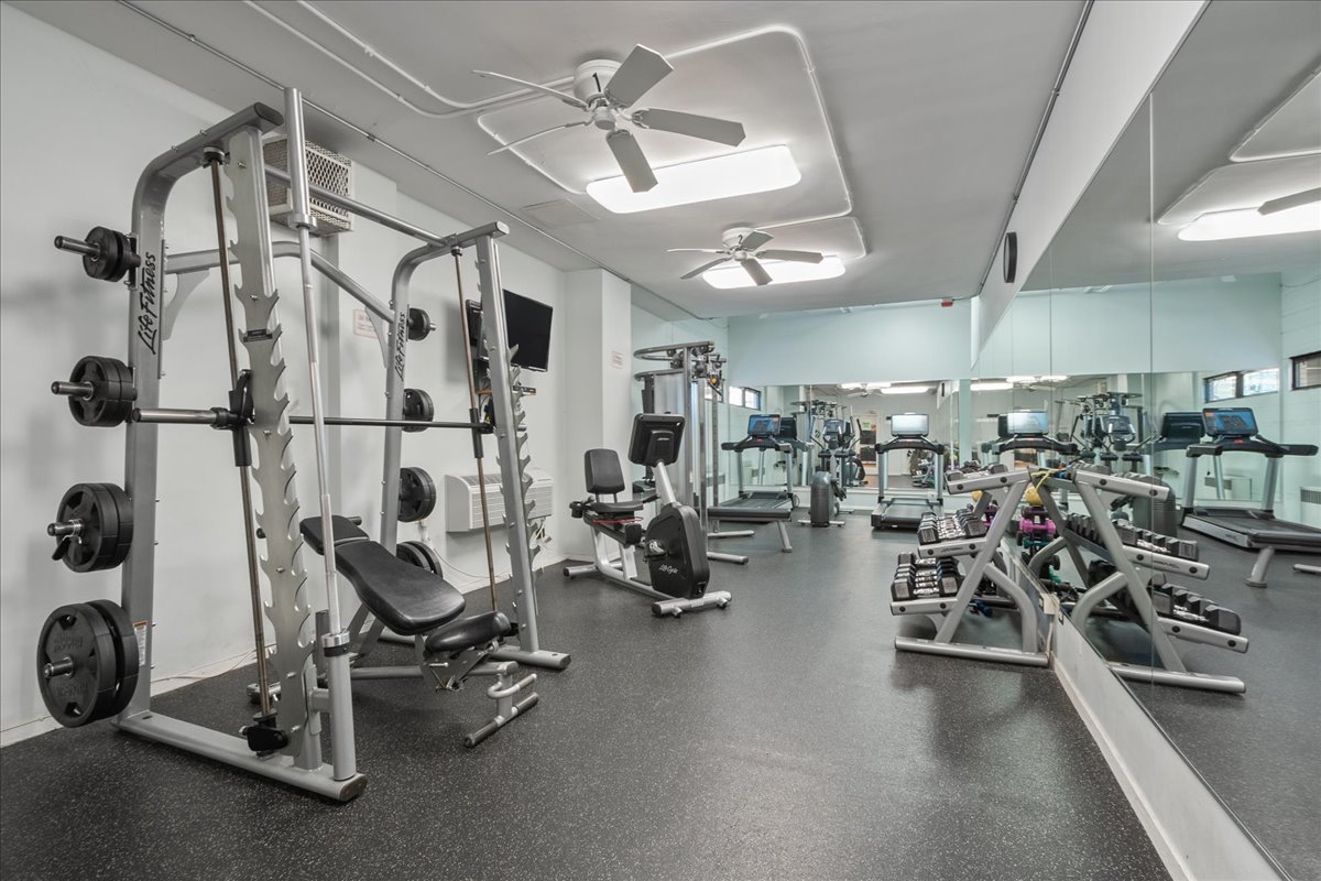 6157 North Sheridan Road, Unit 6K Chicago, IL 60660 - Photo 4 of 14