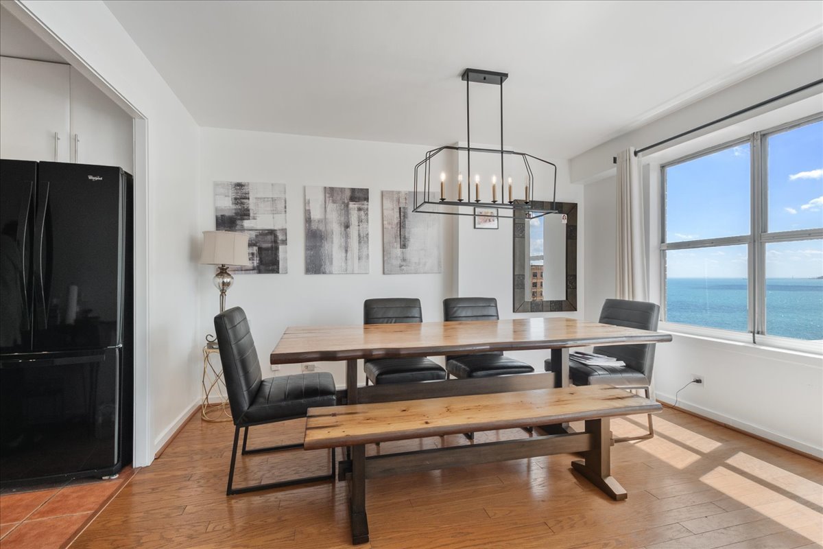 6157 North Sheridan Road, Unit 6K Chicago, IL 60660 - Photo 7 of 14