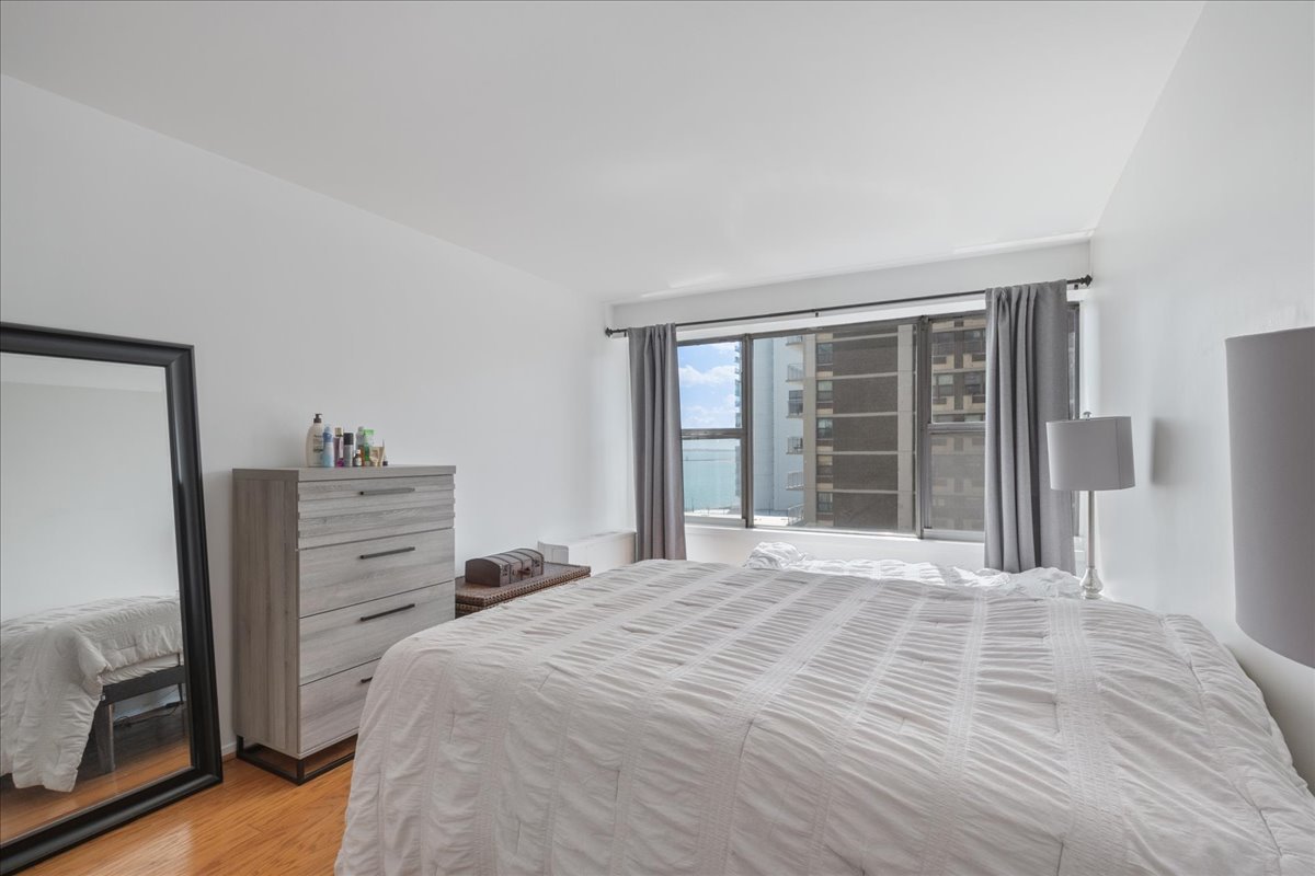 6157 North Sheridan Road, Unit 6K Chicago, IL 60660 - Photo 10 of 14