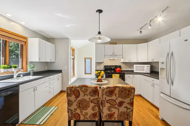 $475,000 | 1767 Sapphire Way, Sun Prairie, WI 53590