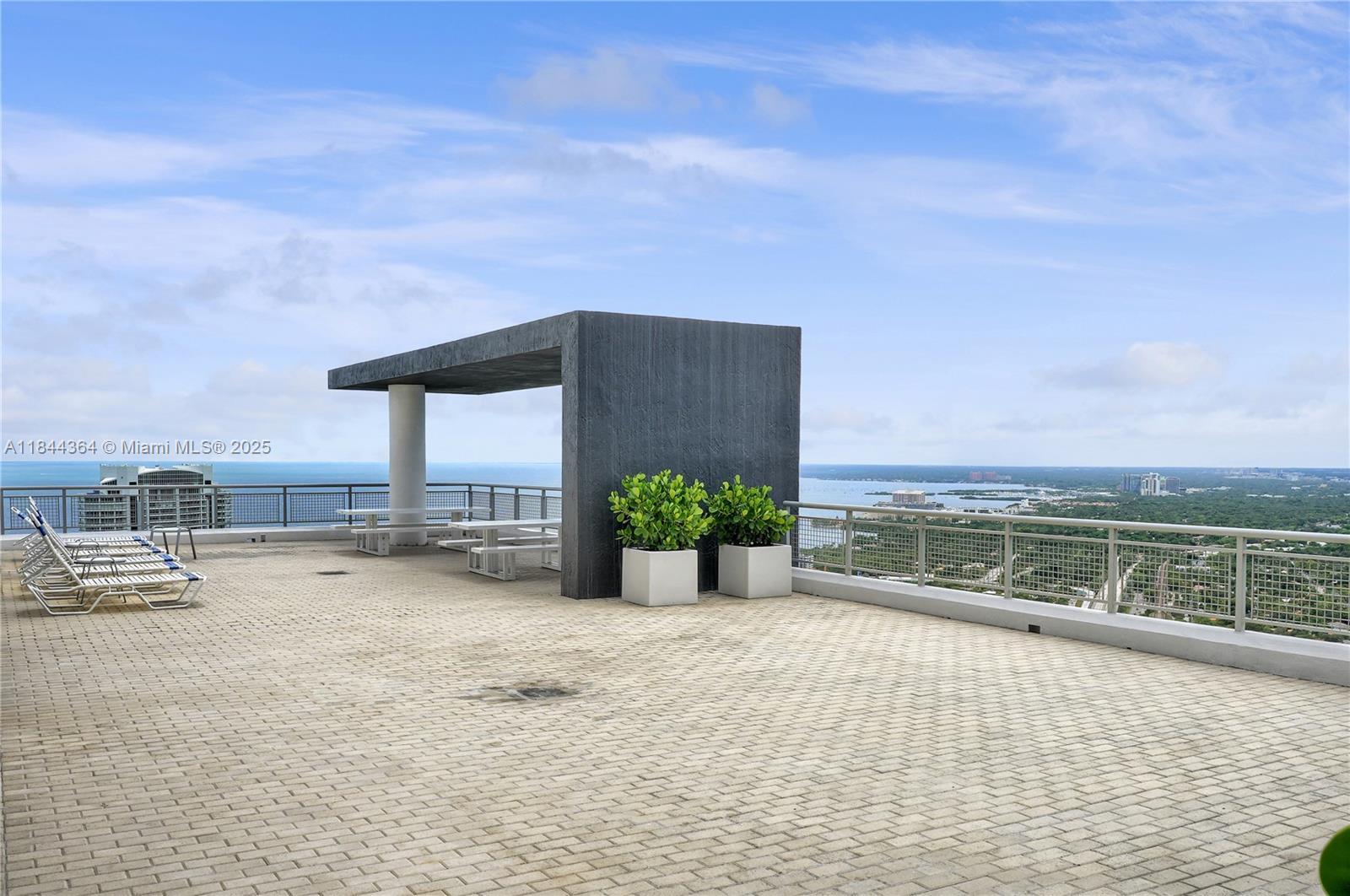 60 Southwest 13th Street, Unit 4411 Miami, FL 33130 - Photo 37 of 38 a view of a terrace