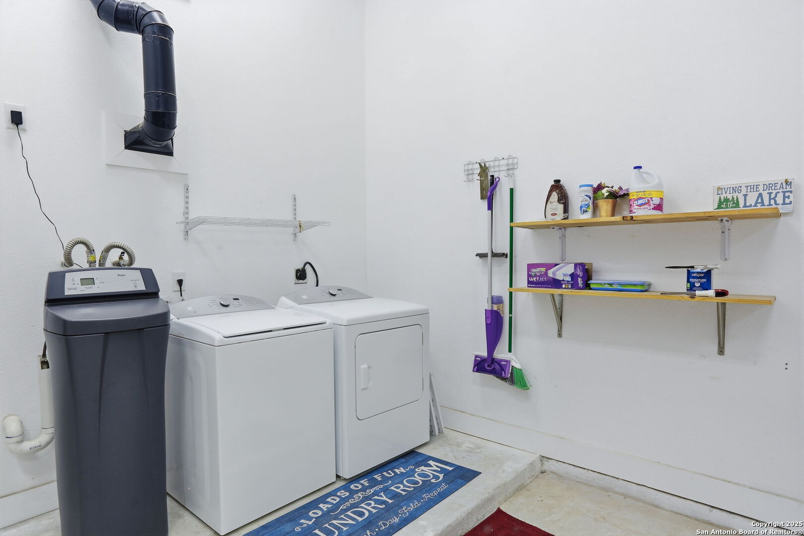 116 Martingale Trail Bandera, TX 78003 - Photo 20 of 40 a utility room with sink dryer and washer