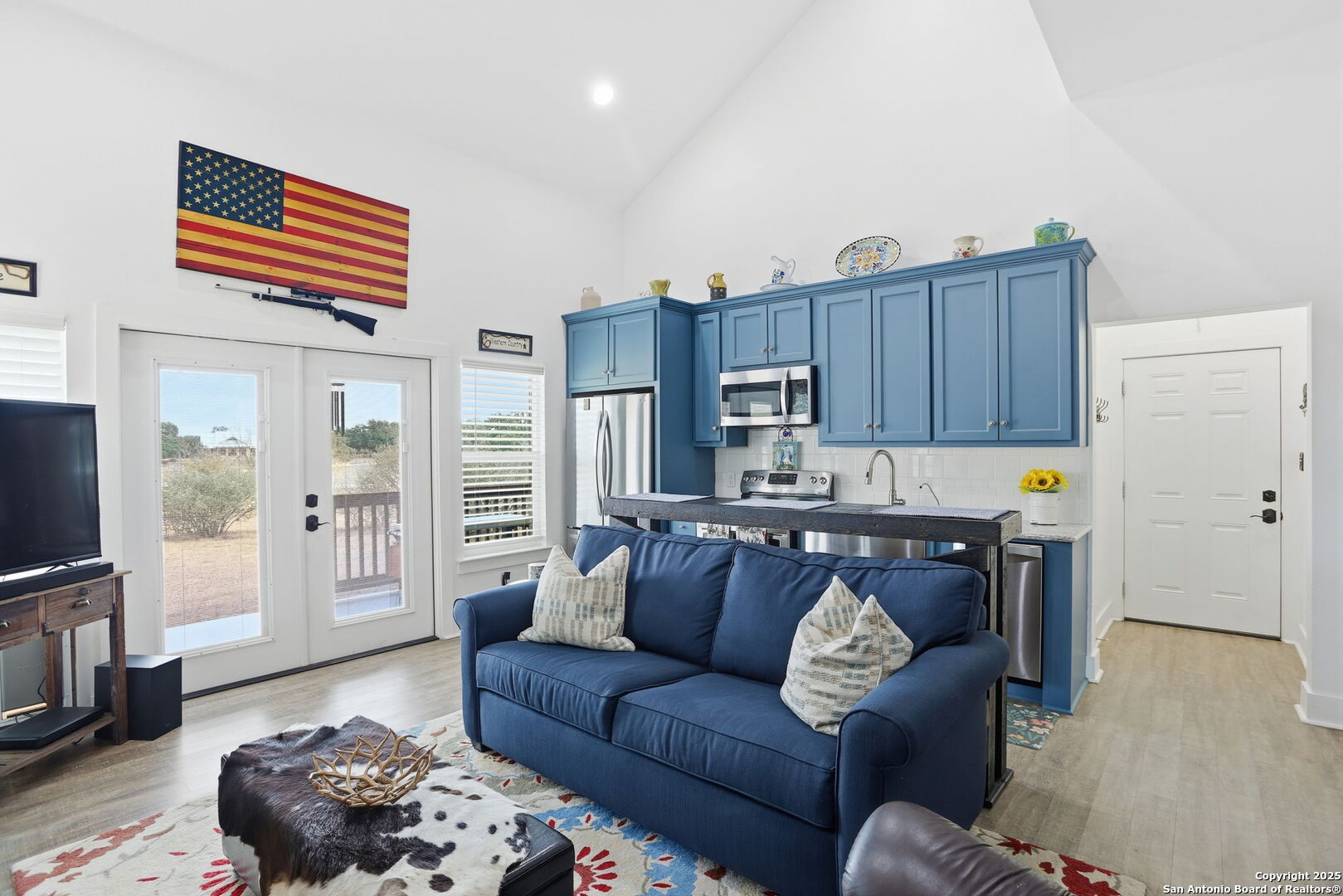 116 Martingale Trail Bandera, TX 78003 - Photo 3 of 47