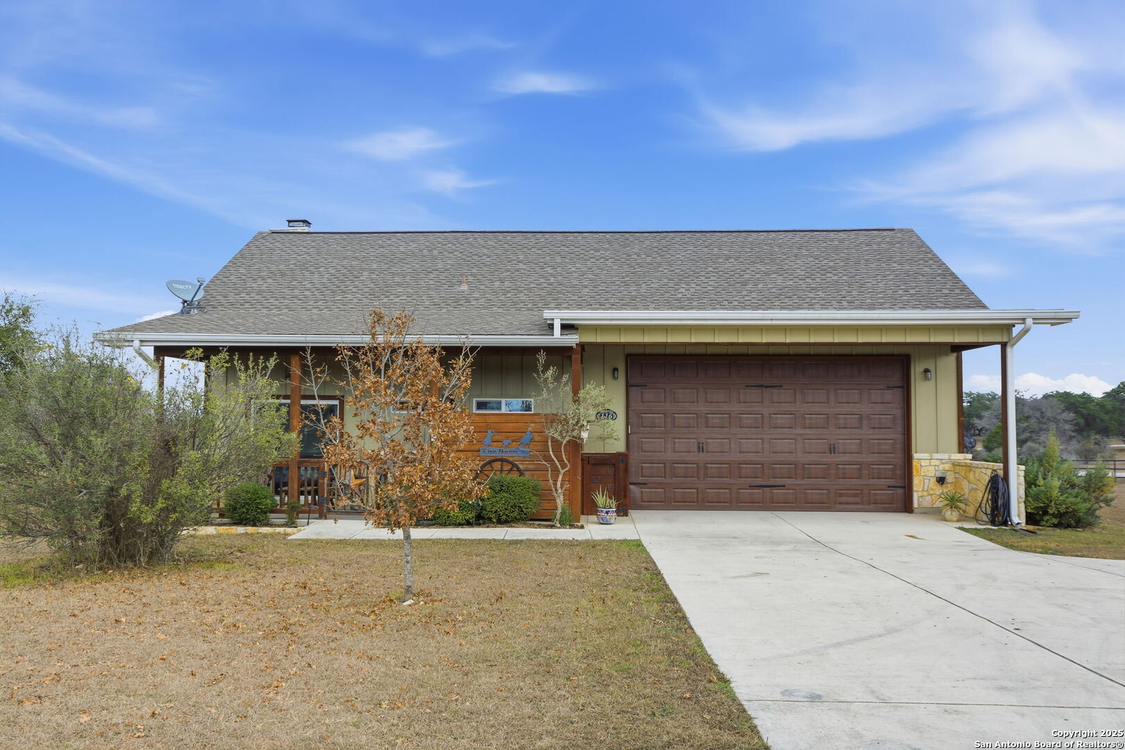 116 Martingale Trail Bandera, TX 78003 - Photo 4 of 47