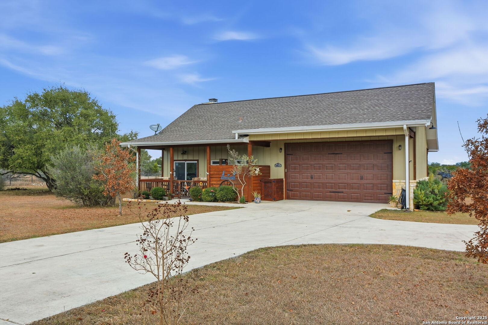 116 Martingale Trail Bandera, TX 78003 - Photo 5 of 47