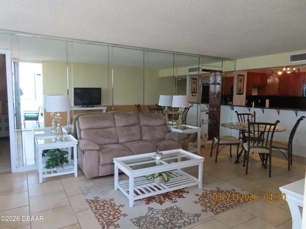 a view of entryway with furniture