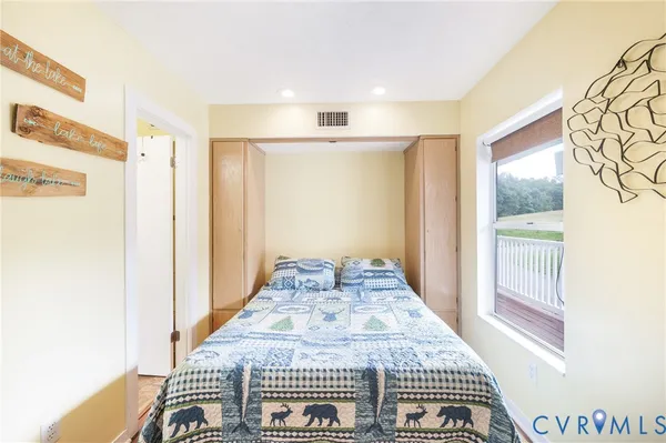 $165,000 | 1085 Bluewater Drive, Unit 208, Moneta, VA 24121