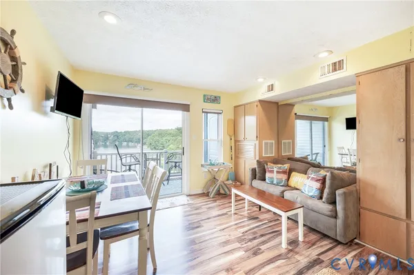 $165,000 | 1085 Bluewater Drive, Unit 208, Moneta, VA 24121