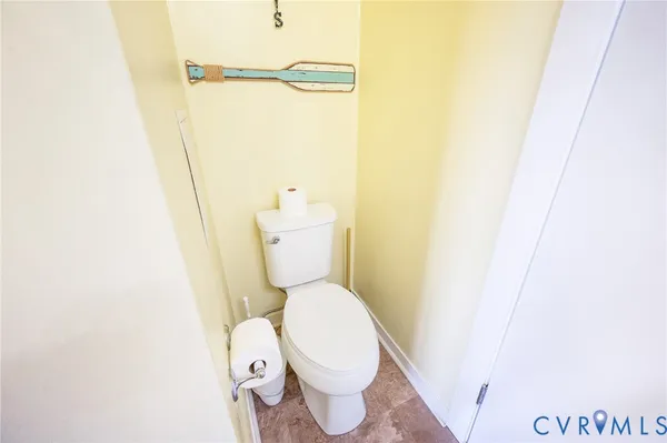 $165,000 | 1085 Bluewater Drive, Unit 208, Moneta, VA 24121