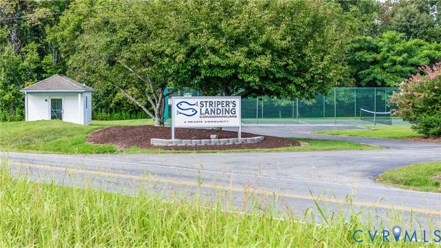 a view of an outdoor space