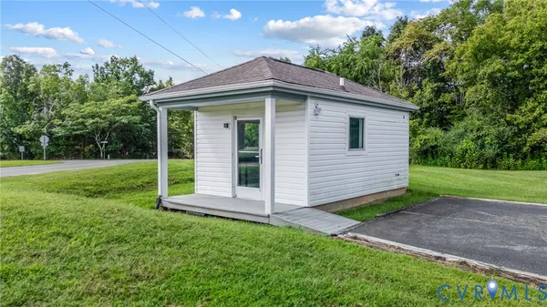 $165,000 | 1085 Bluewater Drive, Unit 208, Moneta, VA 24121