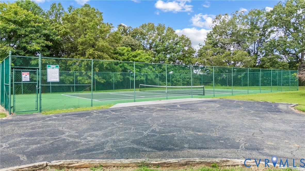 1085 Bluewater Drive, Unit 208 Moneta, VA 24121 - Photo 35 of 45 a view of a park