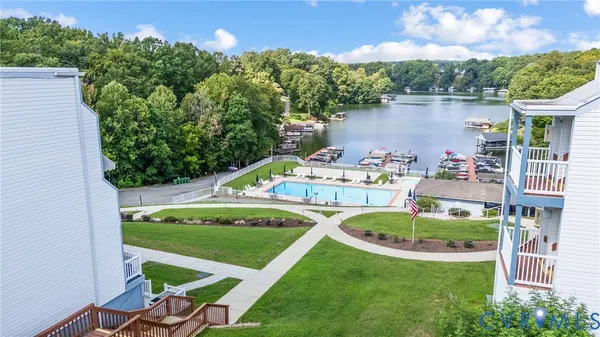 $165,000 | 1085 Bluewater Drive, Unit 208, Moneta, VA 24121