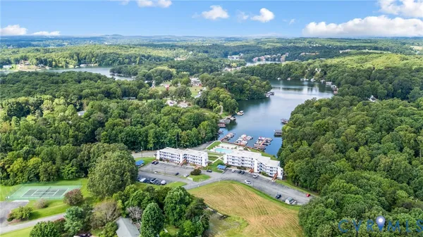 $165,000 | 1085 Bluewater Drive, Unit 208, Moneta, VA 24121