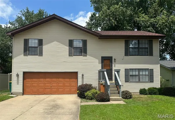 $259,900 | 106 Center Grove Drive, O'Fallon, IL 62269