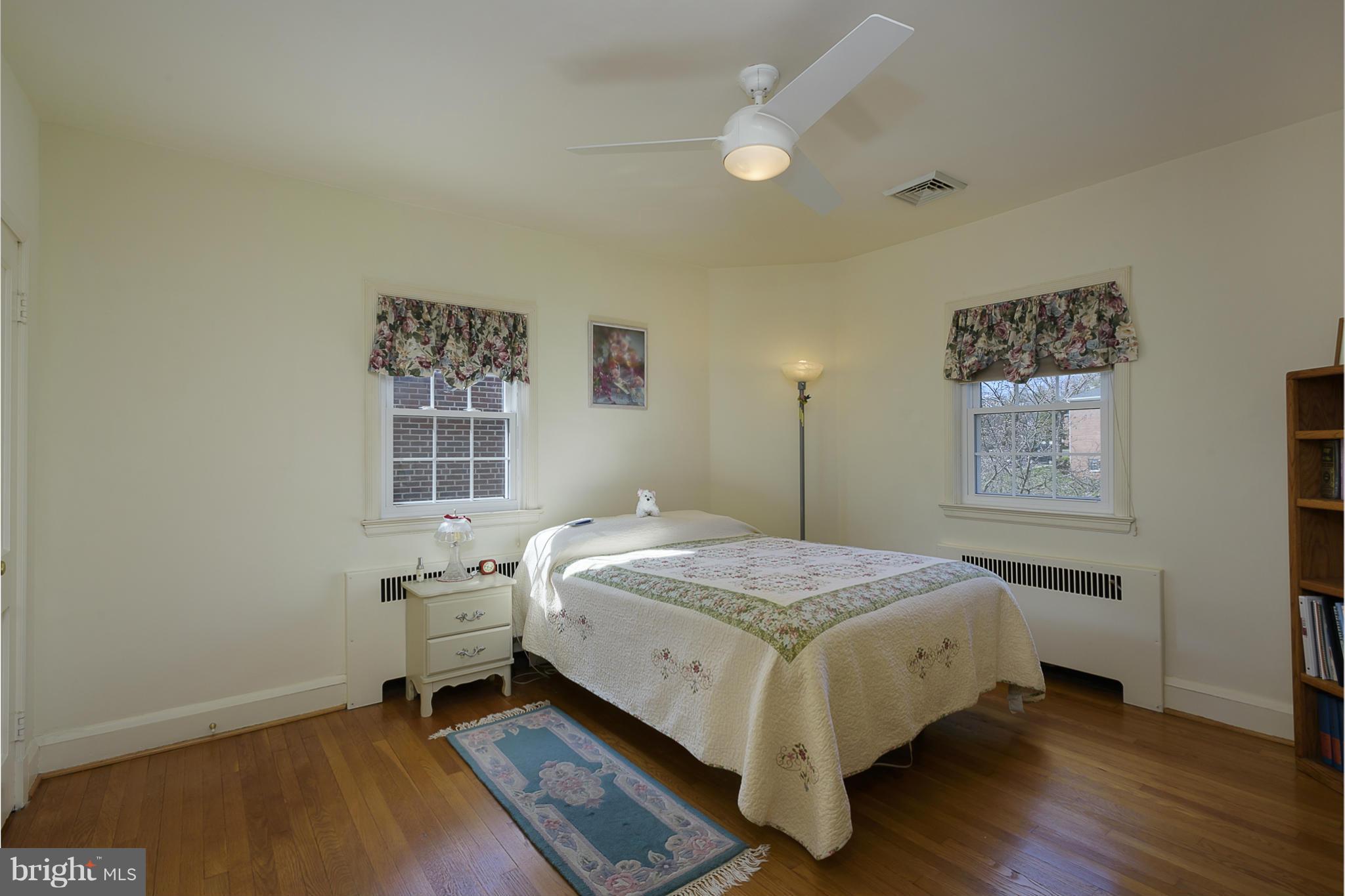 24 Somerset Road Catonsville, MD 21228 - Photo 12 of 29 MASTER BEDROOM