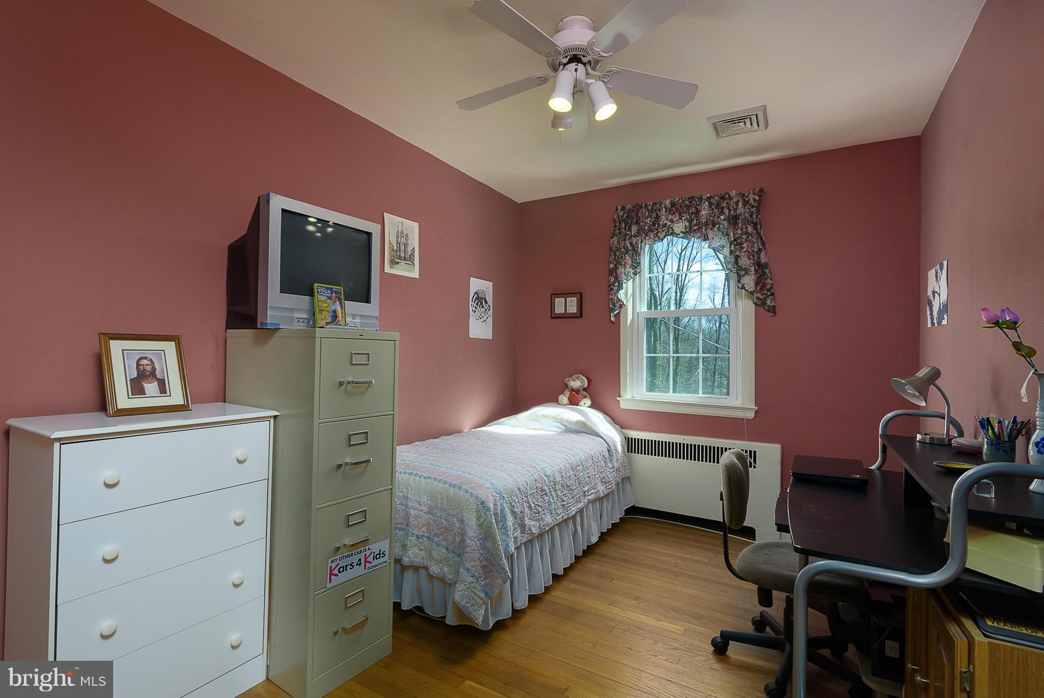 24 Somerset Road Catonsville, MD 21228 - Photo 13 of 29 BEDROOM 2