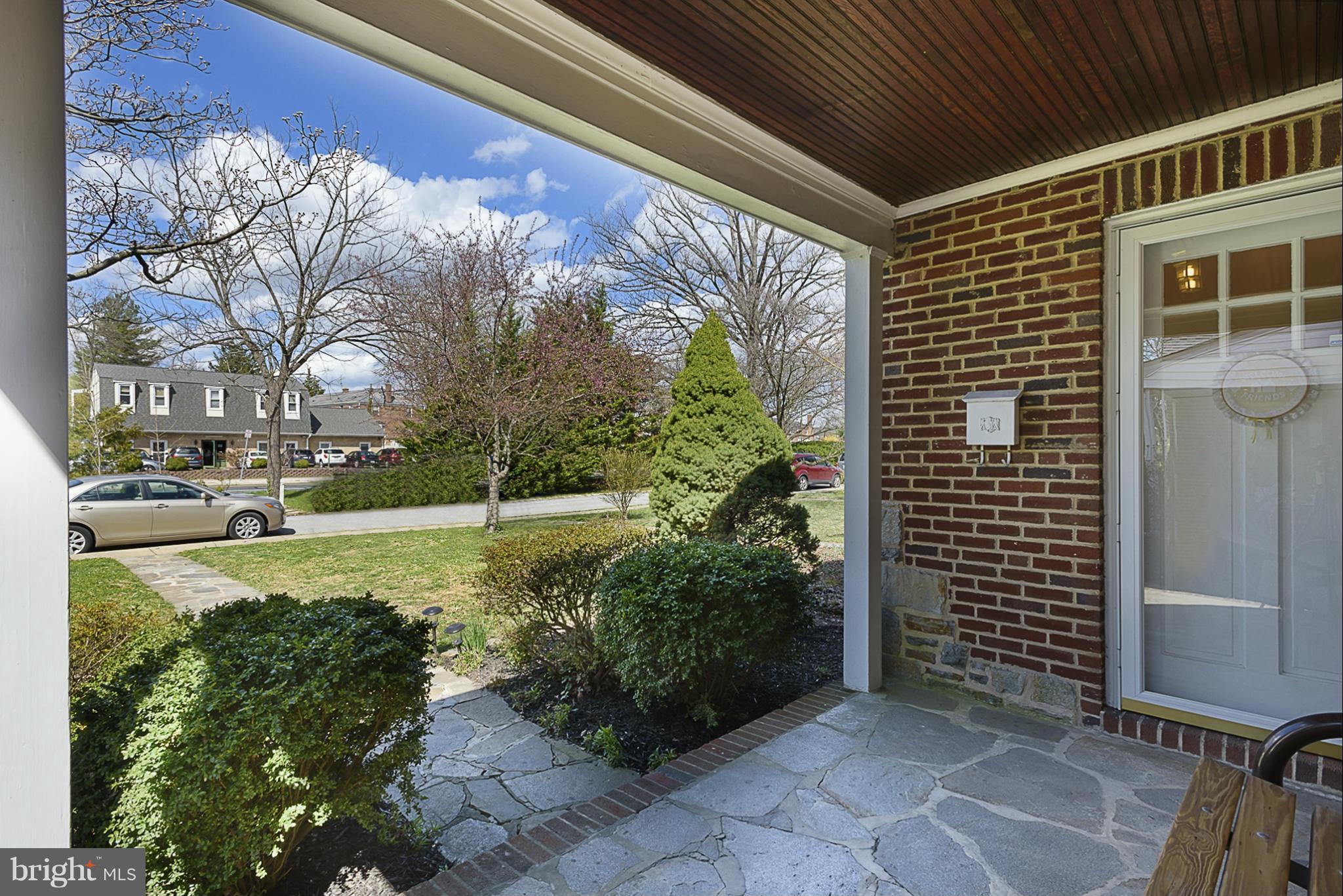 24 Somerset Road Catonsville, MD 21228 - Photo 3 of 29 FRONT PORCH TO YARD