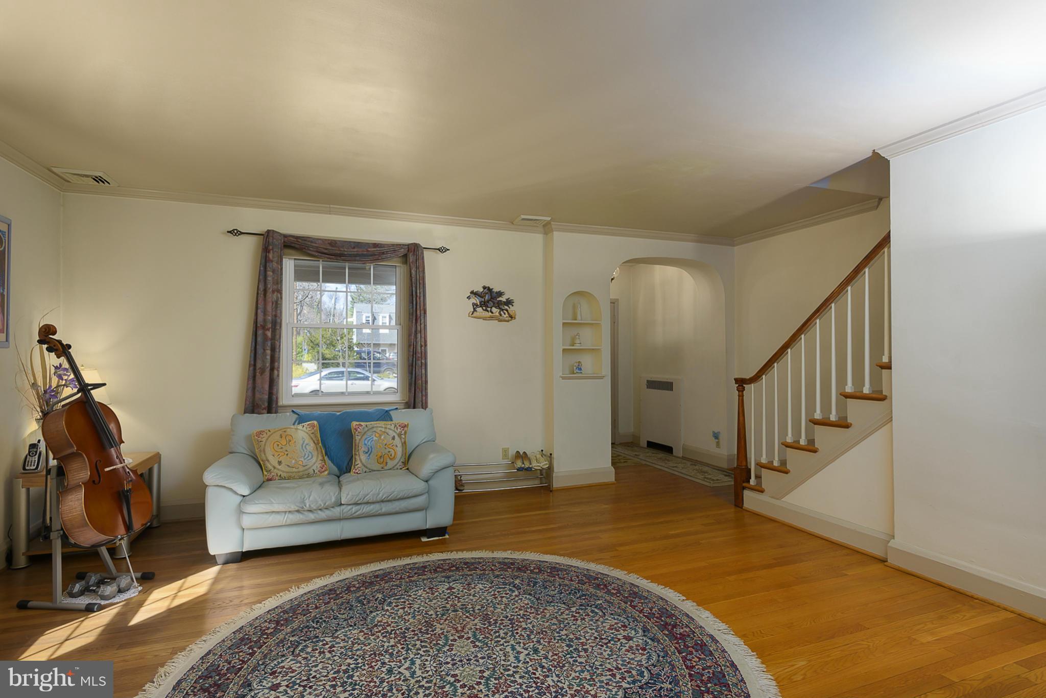 24 Somerset Road Catonsville, MD 21228 - Photo 6 of 29 LIVING ROOM
