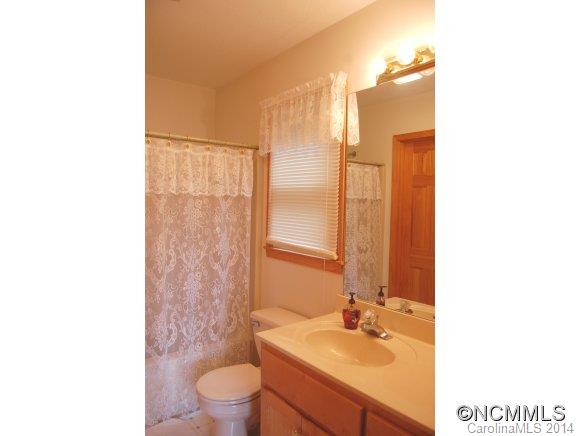 204 Kings Ridge Maggie Valley, NC 28751 - Photo 7 of 15 Gallery Image 7