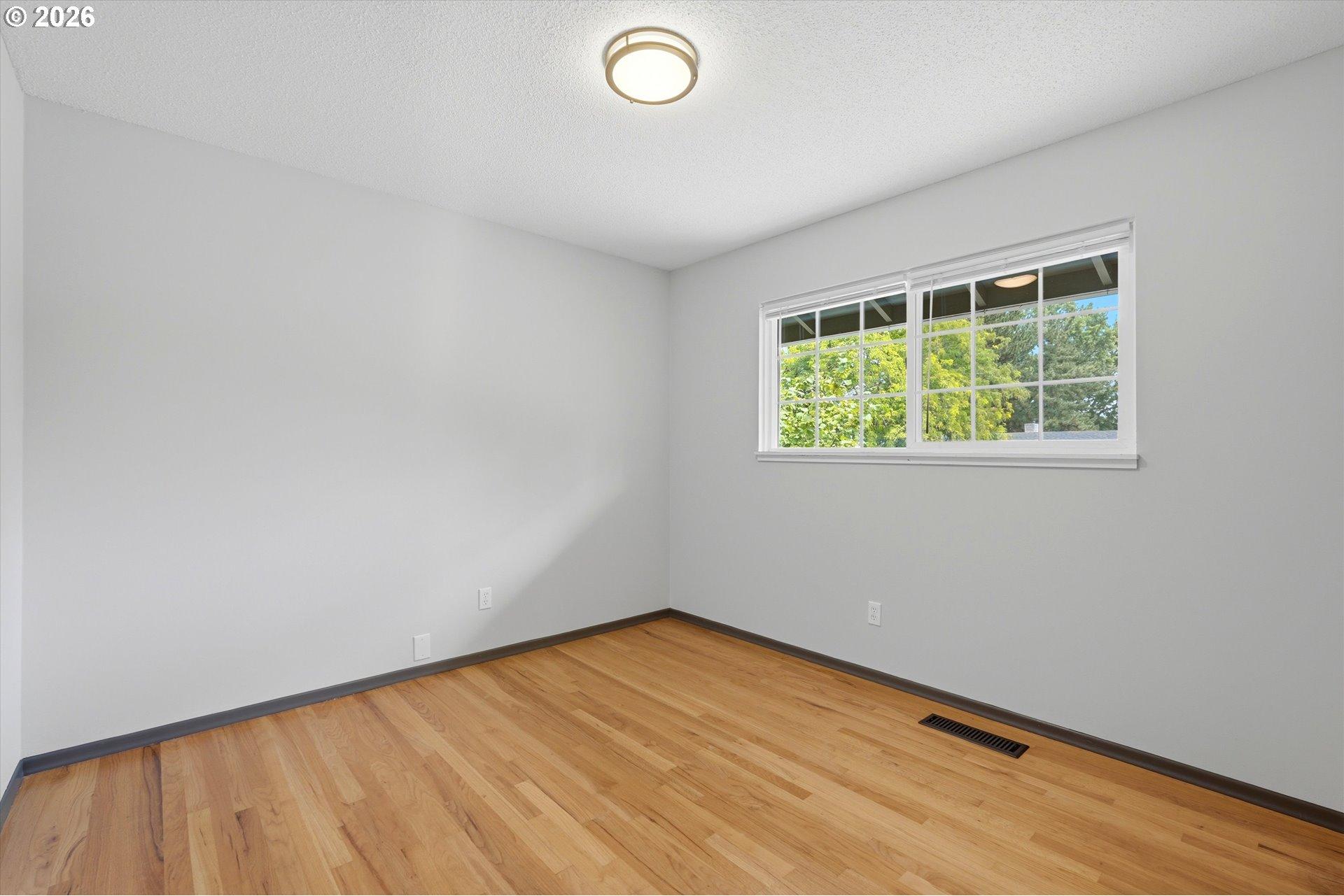 3211 Southwest Ridge Drive Portland, OR 97219 - Photo 23 of 43 Gallery Image 23
