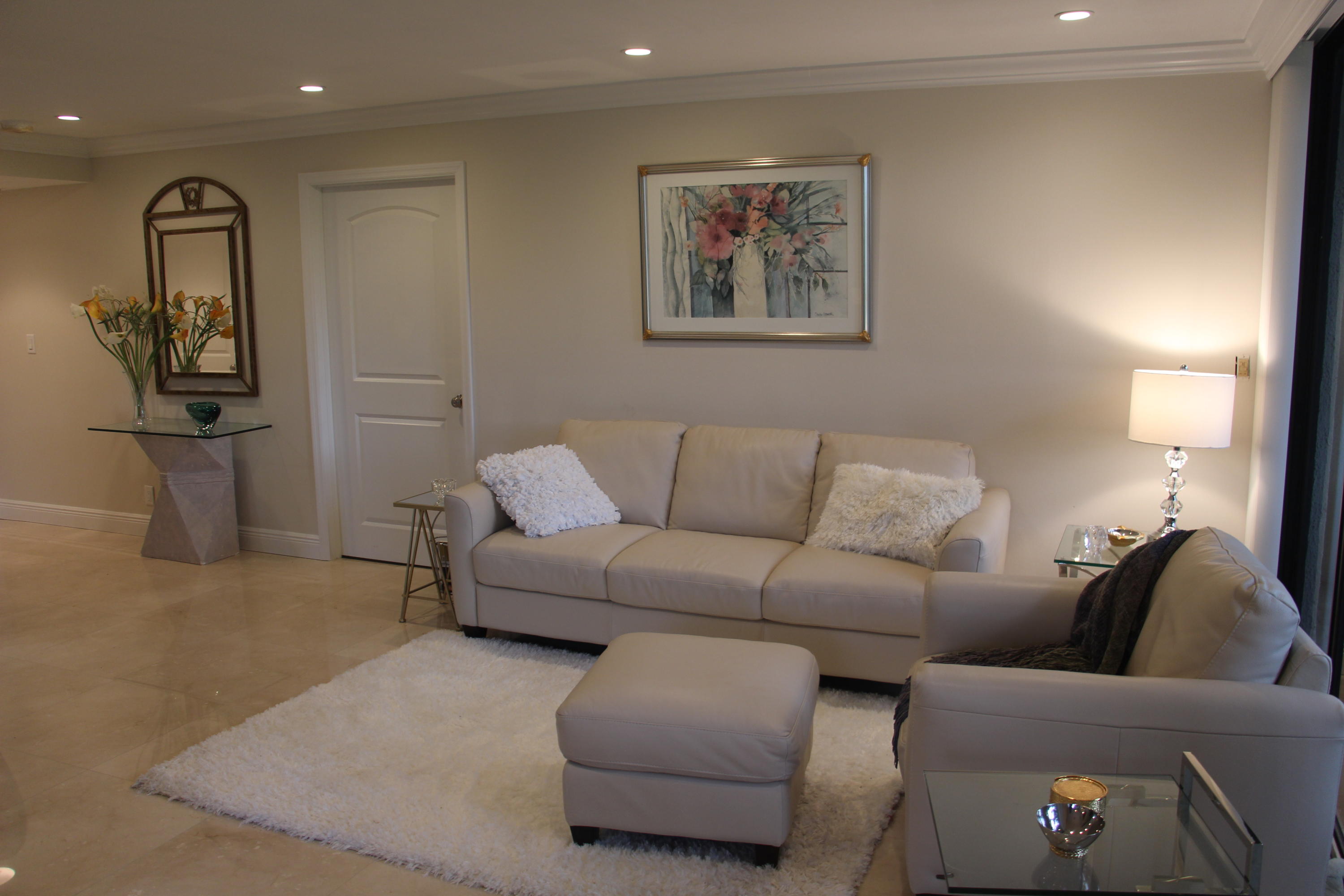 1912 Bridgewood Drive, Unit 1912 Boca Raton, FL 33434 - Photo 4 of 26 Living Room