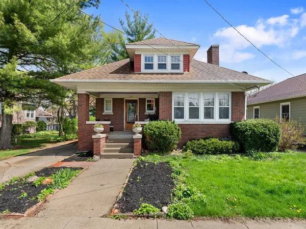 $299,900 | 25 North Worth Avenue, Elgin, IL 60123