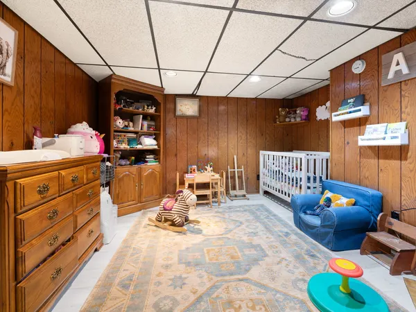 $299,900 | 25 North Worth Avenue, Elgin, IL 60123