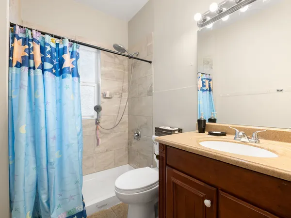 $299,900 | 25 North Worth Avenue, Elgin, IL 60123