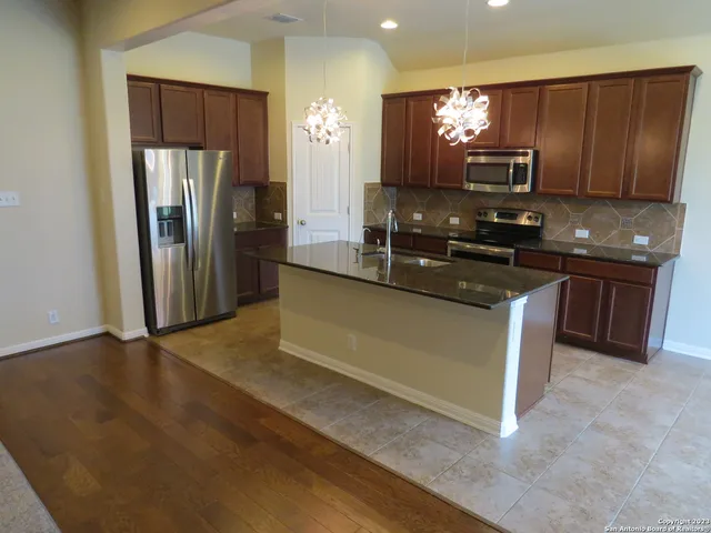 $2,200 | 720 Laserra, Cibolo, TX 78108