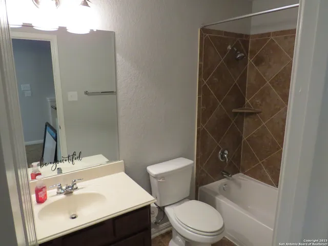 $2,200 | 720 Laserra, Cibolo, TX 78108