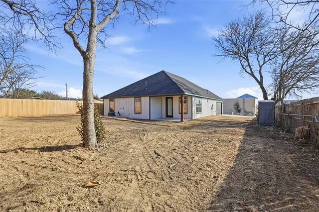 $395,000 | 6112 Yeary Street, Lake Worth, TX 76135