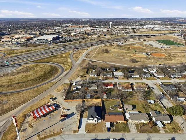 $395,000 | 6112 Yeary Street, Lake Worth, TX 76135