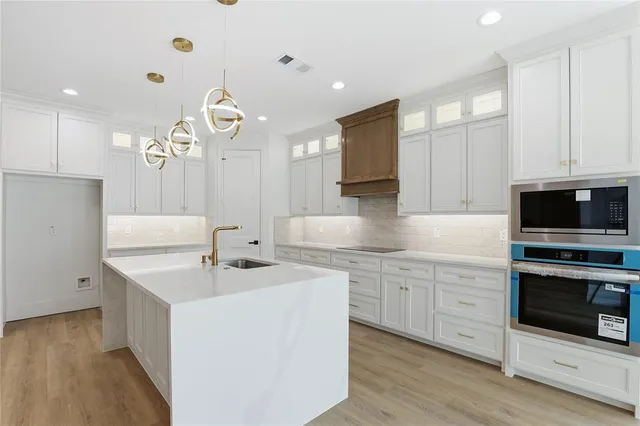 $395,000 | 6112 Yeary Street, Lake Worth, TX 76135