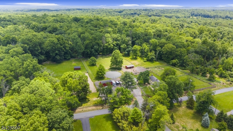 179 Lindbergh Road Hopewell, NJ 08525 - Photo 4 of 46