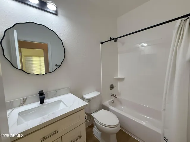 $2,095 | 7726 East Baseline Road, Unit 219, Mesa, AZ 85209