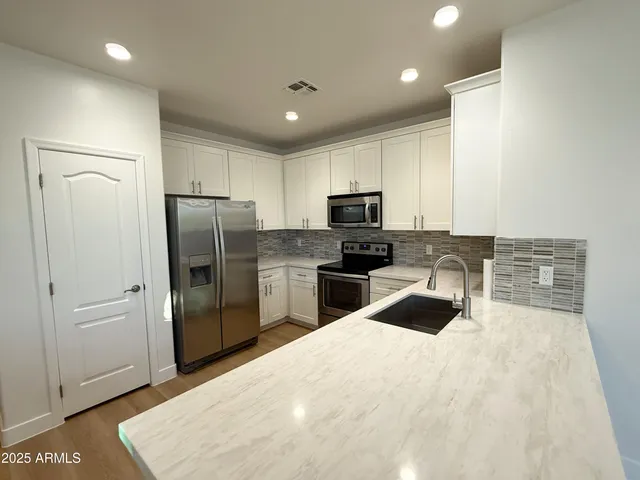 $2,095 | 7726 East Baseline Road, Unit 219, Mesa, AZ 85209