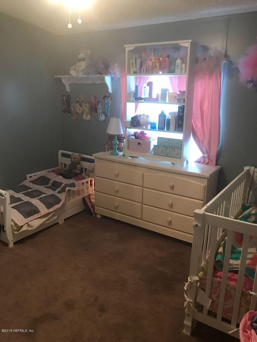 1609 Blair Road Jacksonville, FL 32221 - Photo 12 of 30 a room with window