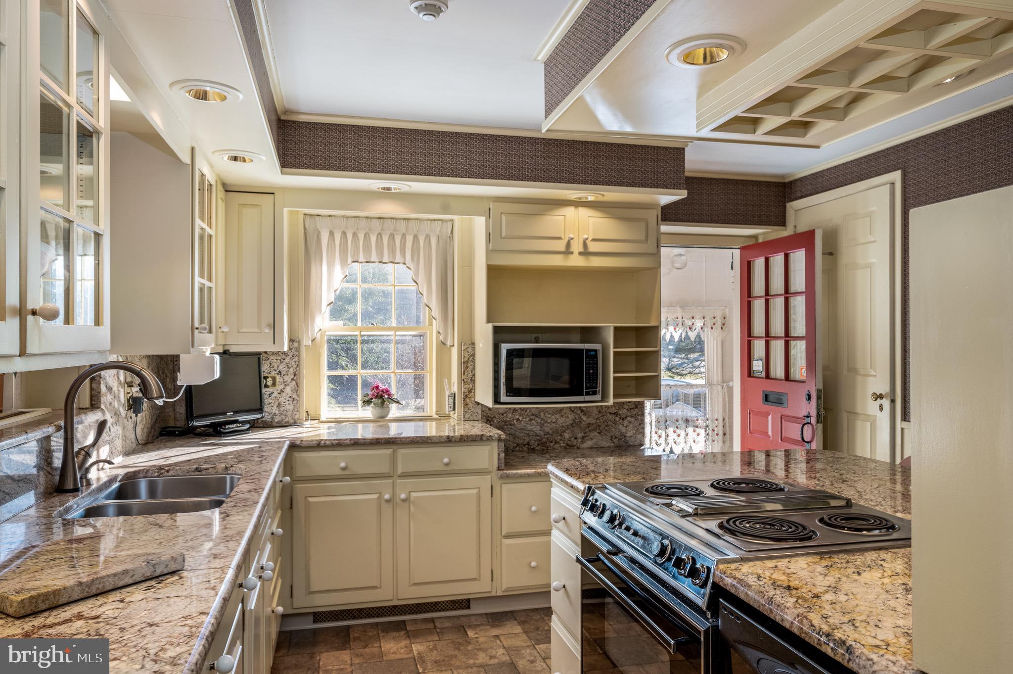1619 Lorraine Road Reading, PA 19604 - Photo 11 of 95 Gallery Image 11