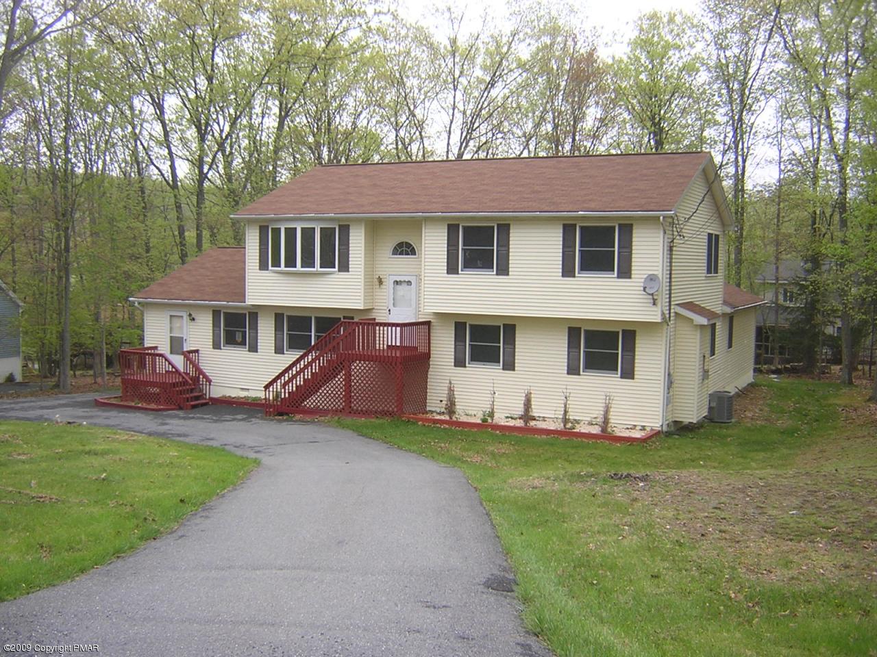 3096 Carnforth Drive Bushkill, PA 18324 - Photo 1 of 5 Front