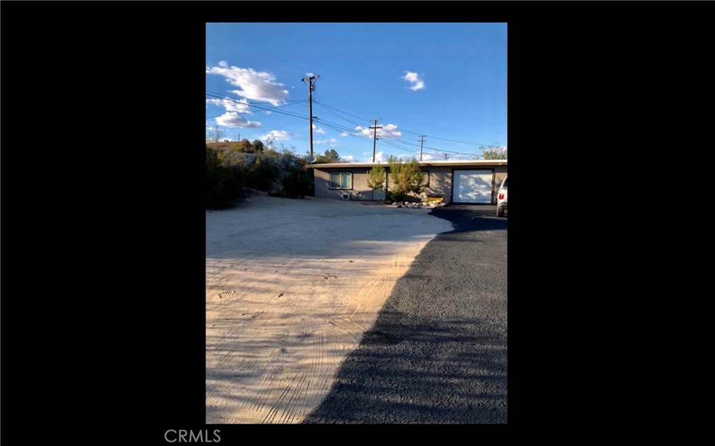 6670 Pine Avenue Twentynine Palms, CA 92277 - Photo 3 of 24