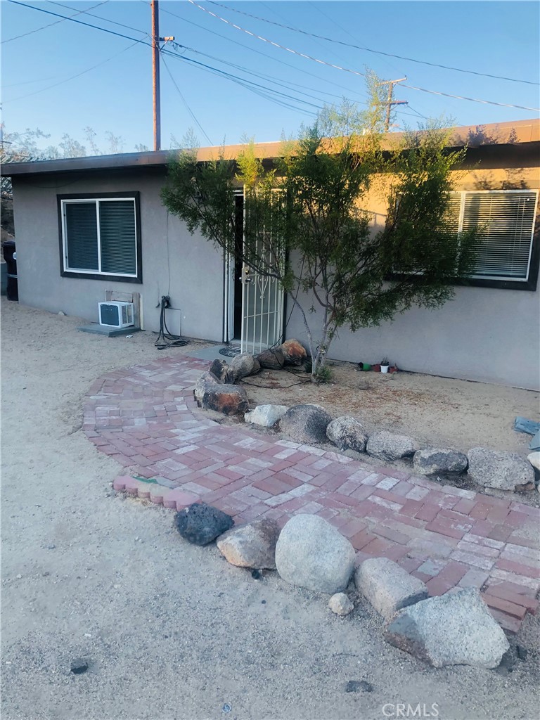 6670 Pine Avenue Twentynine Palms, CA 92277 - Photo 4 of 24