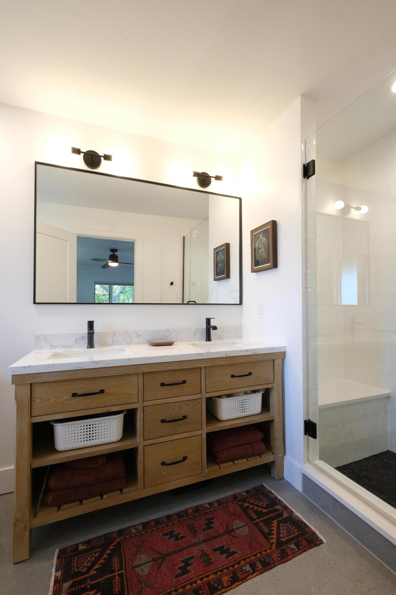3049 Leeds Road Columbus, OH 43221 - Photo 8 of 16 Owners Bathroom