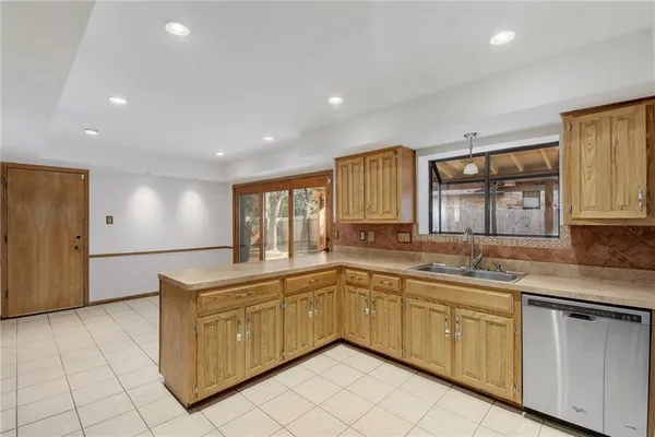 $3,800 | 4732 Palisade Drive, Austin, TX 78731