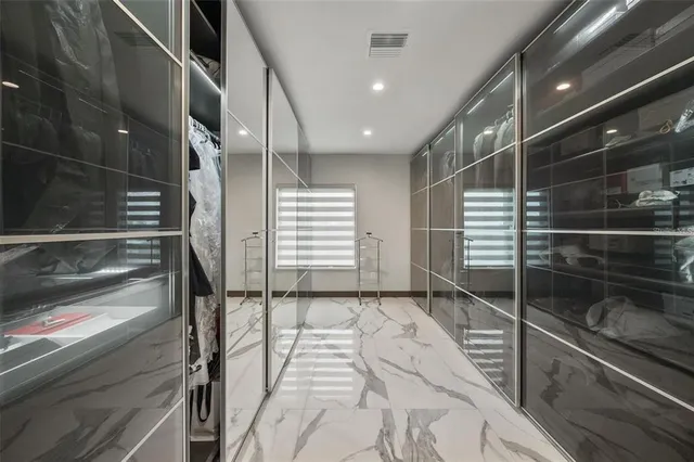 a view of entryway with a front door